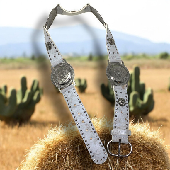 Vintage Y2K Distressed White Faux Leather Concho Belt Western Cowgirl READ FLAWS - Picture 2 of 6